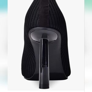 Black Pumps High Heel Stiletto Size 7 With 4 Inch Heel NEW